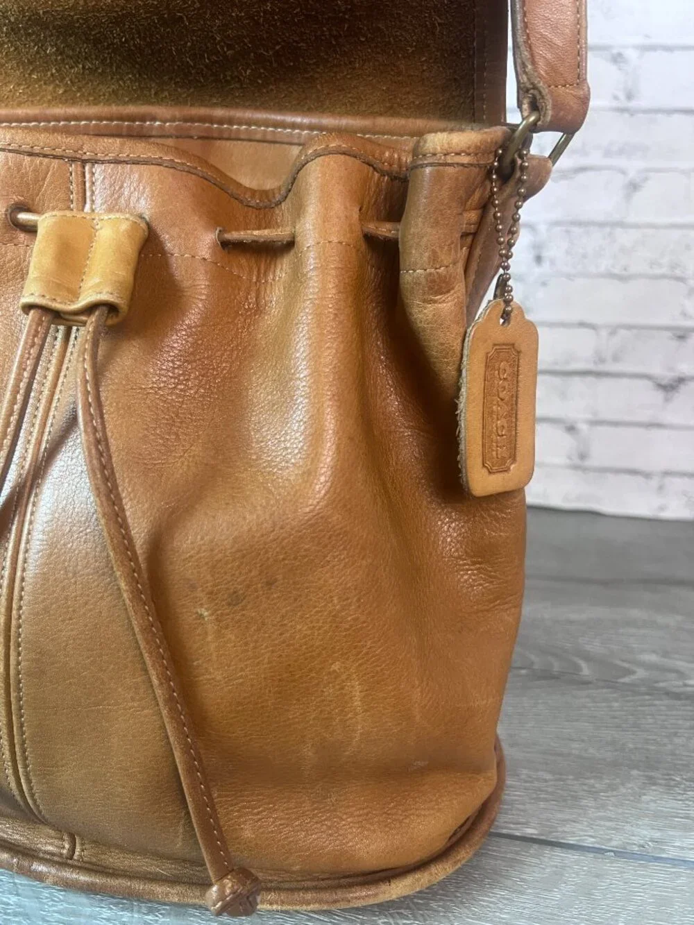 Very rare 4025 Vintage Coach Drawstring CRossbody Pre-1994
